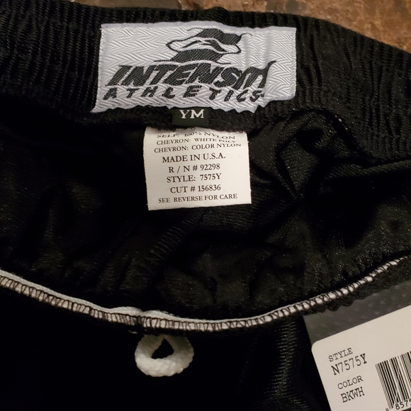 Intensity Athletic Black White Shorts M NWT - Picture 3 of 4